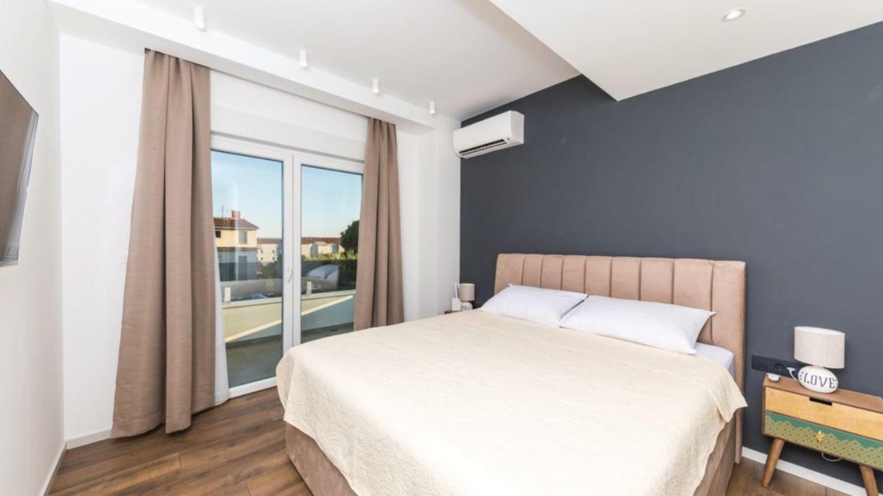 New Villa David, Wi-Fi, Iptv, 5 Bedrooms, 4 Bathrooms Kaštela Екстериор снимка