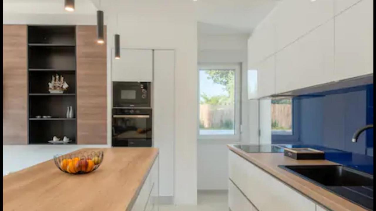 New Villa David, Wi-Fi, Iptv, 5 Bedrooms, 4 Bathrooms Kaštela Екстериор снимка