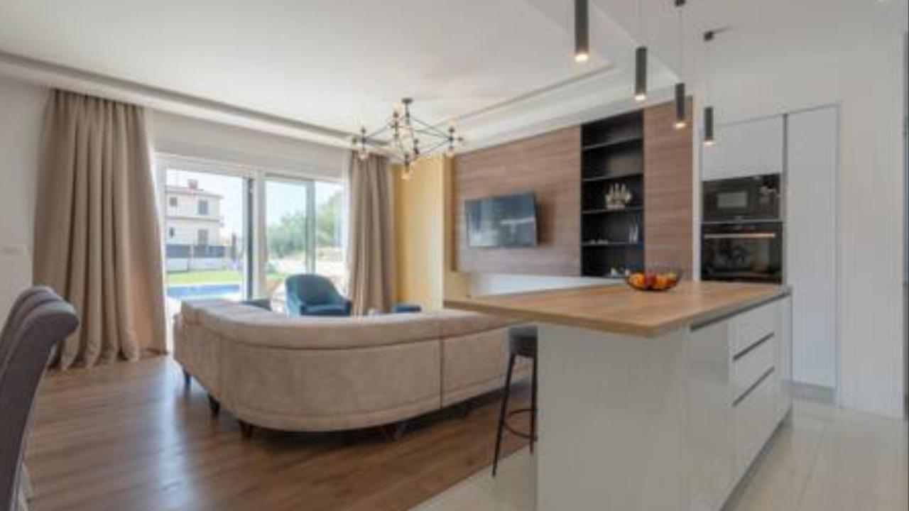 New Villa David, Wi-Fi, Iptv, 5 Bedrooms, 4 Bathrooms Kaštela Екстериор снимка